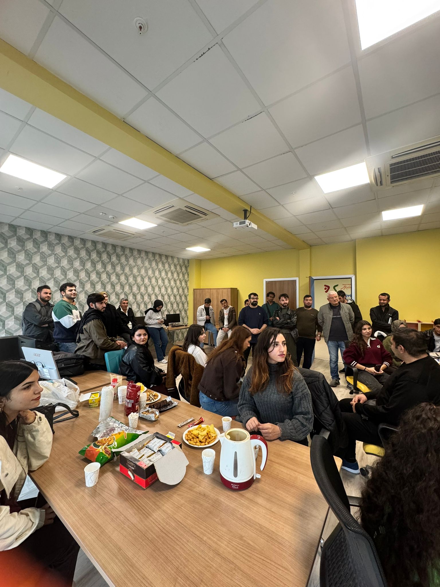 Güzel Sanatlar Fakültesi’nde Sınav Öncesi Moral Etkinliği Düzenlendi